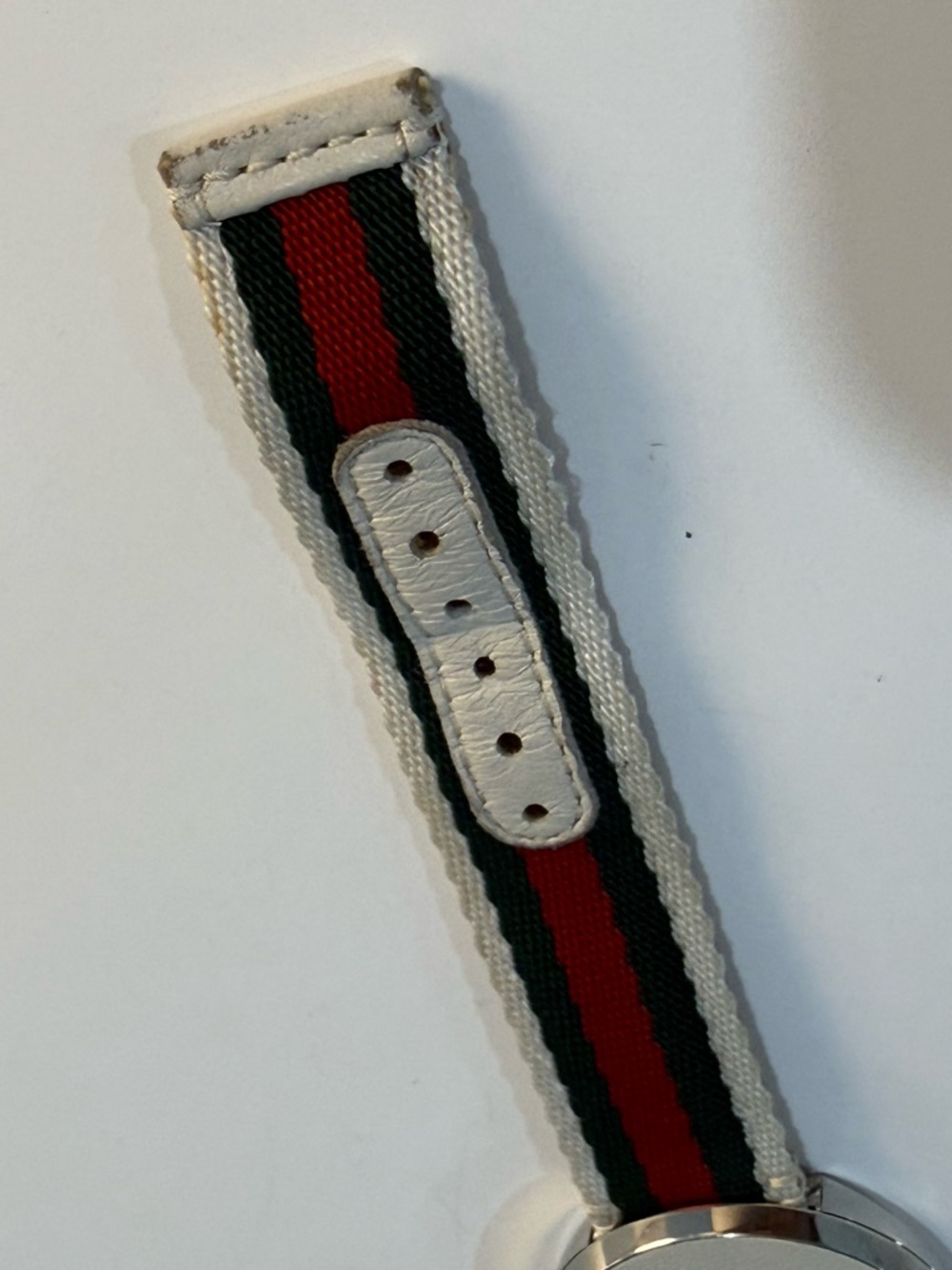 Gucci U-Play 35mm Watch YA129411 Green Red White Nylon Strap | Swiss Made - Picture 17 of 17